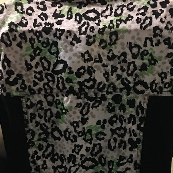 Cherokee Scrub Top - Picture 3 of 4